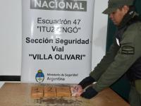 Automóvil con cigarrillos