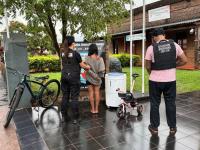 Apóstoles: Intentaba vend