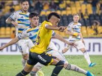 En un partido accidentado