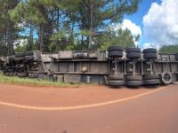 Misiones: Volcó un camión