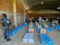 Tres detenidos y la megai