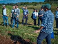 Capacitan a agricultores 