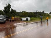 Despiste y vuelco sobre l