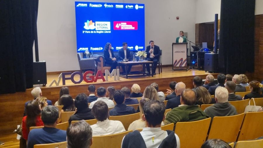 Con el objetivo de potenciar el acceso al crédito para las PyMEs se desarrolló en Posadas el Foro Provincial y Regional de Garantías, con la presencia del Ministro Safrán