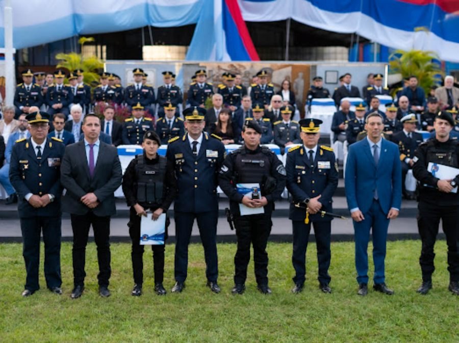Con reconocimientos, mensaje institucional y desfile, la Policía de Misiones finalizó sus actividades por su 170° aniversario