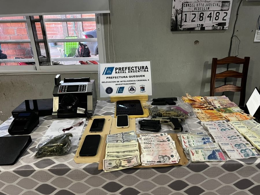 Operativo contra el narcotráfico: Prefectura Naval Argentina detuvo a cuatro personas y secuestró droga y armas