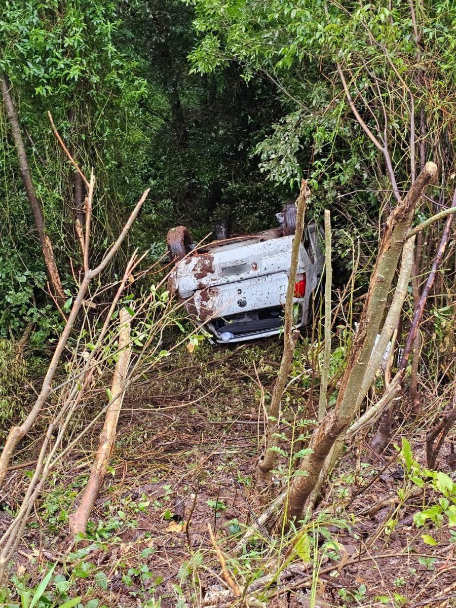 Despiste de un automóvil con cuatro personas lesionadas sobre la Ruta Provincial Nº 103, en el Municipio misionero de San Martín