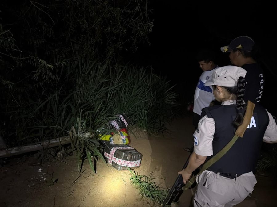 Misiones: Prefectura Naval Argentina incautó más de doscientos kilos de droga, en la zona conocida como "Puerto Paticuai"