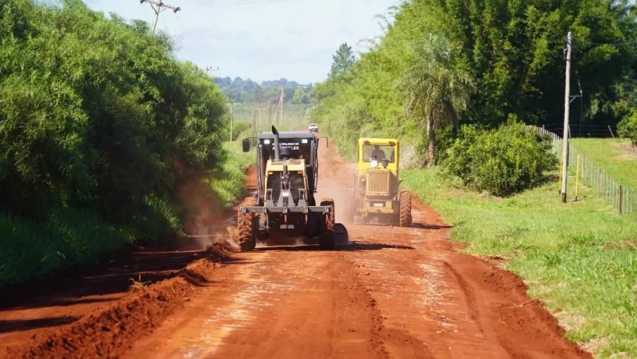 Apóstoles: Arreglo y mantenimiento de los caminos rurales, para mejorar la circulación