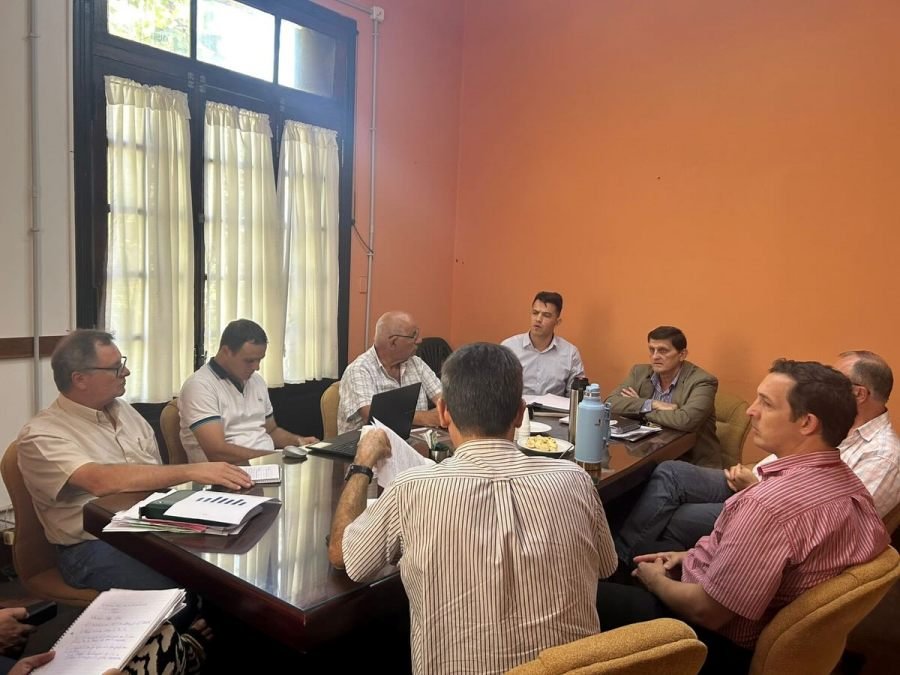 Adolfo Safrán: “Avanzamos en un nuevo régimen de facturación de servicios a oficinas públicas con las cooperativas de agua”