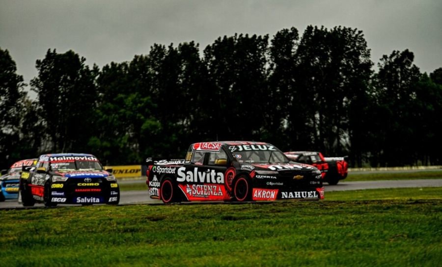 TC Pick Up: Alocado final en el Autódromo "Roberto Mouras" de La Plata pasado por agua, Agustín Canapino se quedó con la victoria