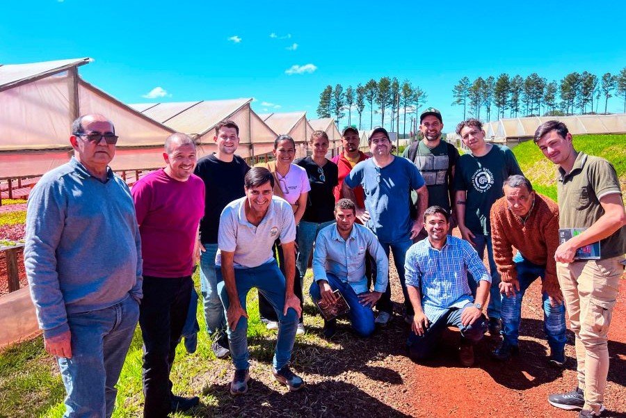 Capacitaron en el Centro Hortícola del Municipio de San Vicente a equipos técnicos para fortalecer las plantineras municipales