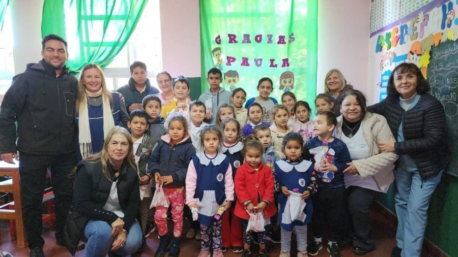 Cuidado integral: Entrega de kits de higiene personal a alumnos de la Escuela Provincial N° 625 en la zona rural del Municipio de Apóstoles