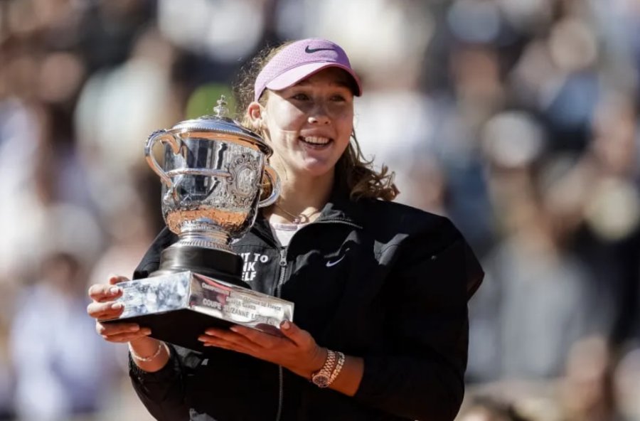 Tenis: Mirra Andreeva venció a Maja Chwalinska y se consagró campeona en Roland Garros
