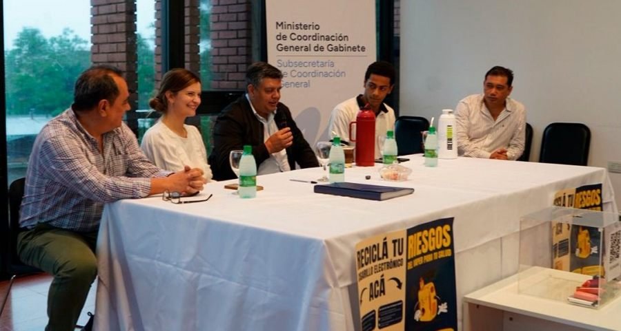 Micaela Gacek presentó en Municipio de Aristóbulo del Valle el Programa “RecoVaper” para concientizar sobre el uso de cigarrillos electrónicos