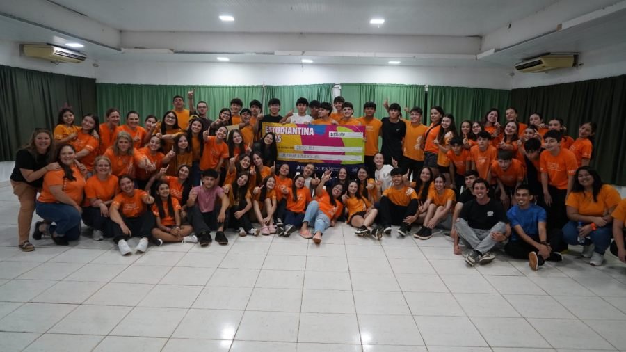 Apóstoles: Se entregaron los premios de la estudiantina 2025, destacando el compromiso y la dedicación de los estudiantes que hicieron posible esta gran fiesta