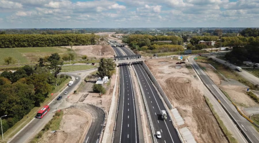 El Gobierno Nacional recibió siete ofertas para privatizar la “Ruta del Mercosur”: Los interesados y qué dijo Caputo desde Estados Unidos