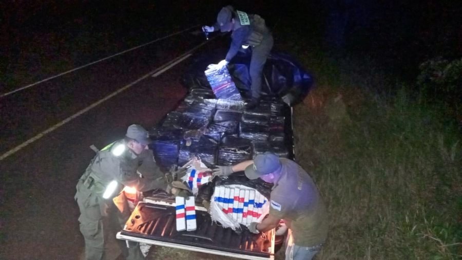 Transportaban más de 900 kilos de estupefacientes: Dos individuos resultaron detenidos por Gendarmería Nacional