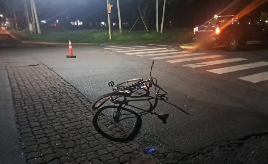 Posadas: Siniestro vial entre una camioneta y una bicicleta dejó un hombre de 78 años lesionado