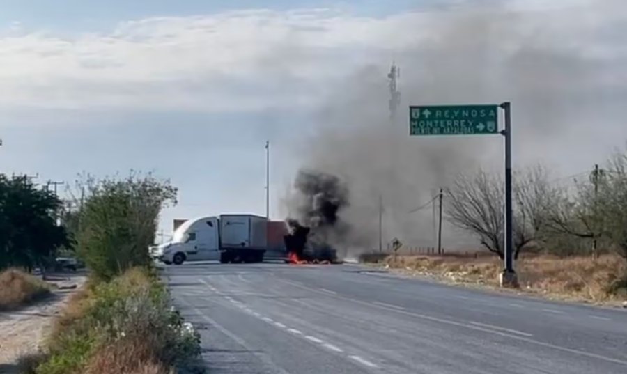 México: Tras muerte de "El Mencho", se reportan bloqueos carreteros y quema de vehículos en al menos ocho estados, cierres y afectaciones a la circulación