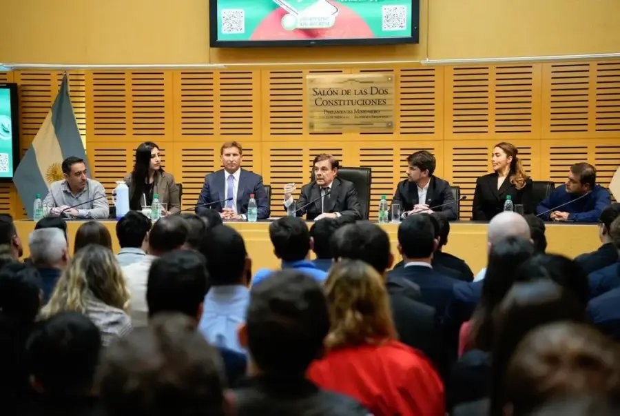 Rovira anunció que Misiones analiza emitir un bono para financiar obras estratégicas de infraestructura