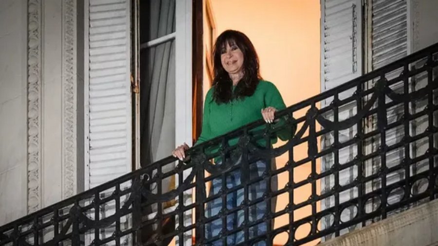 Continuarán las restricciones de su domiciliaria: Rechazaron tratar durante la feria judicial las apelaciones de la defensa de Cristina Fernández de Kirchner