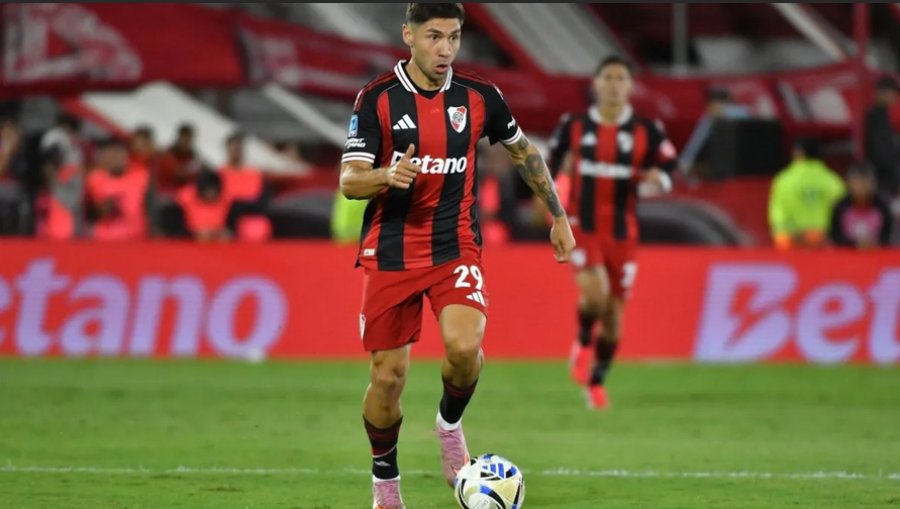 Torneo Apertura: En un partido picante y lleno de polémicas, el River Plate de Chacho Coudet venció 2 a 1 a Huracán en Parque Patricios