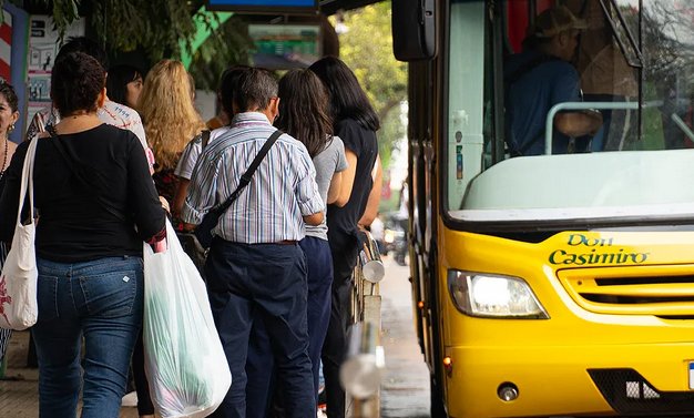 Misiones: Para garantizar el derecho al voto, el Gobernador Hugo Passalacqua dispuso transporte público sin costo este día domingo 26 de Octubre