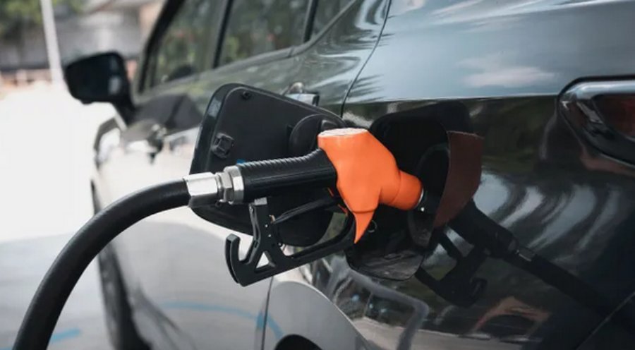 En estaciones de servicio del país: Suben hasta 5% los combustibles por la escalada del precio del petróleo