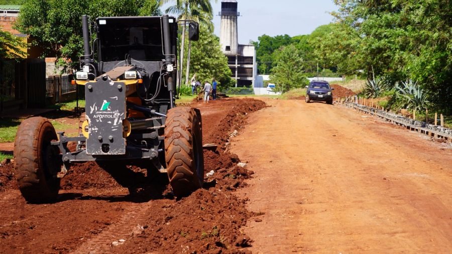 Apóstoles: Comenzaron los trabajos de construcción de Cordón Cuneta en calle Nicolas Nahirñak del Barrio Chacra 66