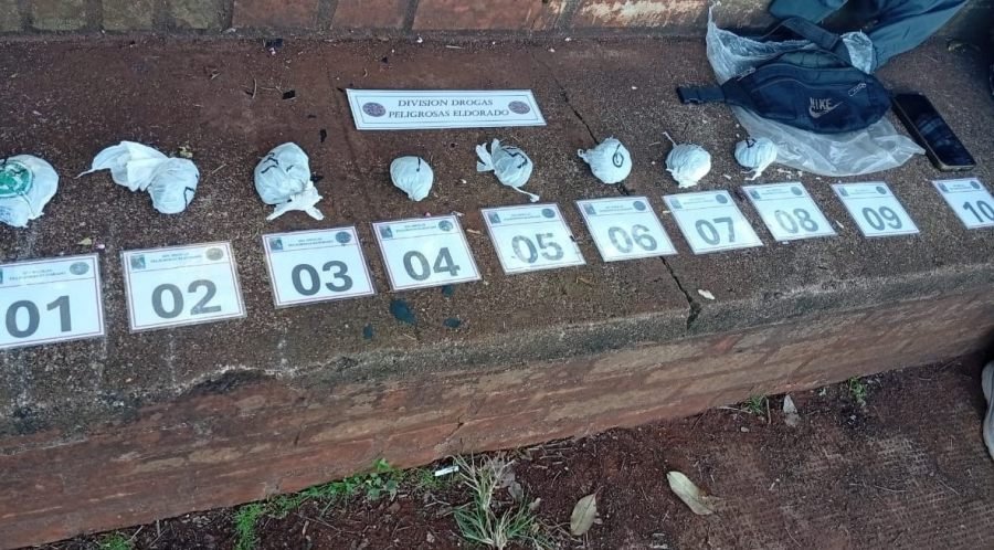Cayó un dealer que ofrecía marihuana en plena plaza de un barrio en la ciudad misionera de Eldorado