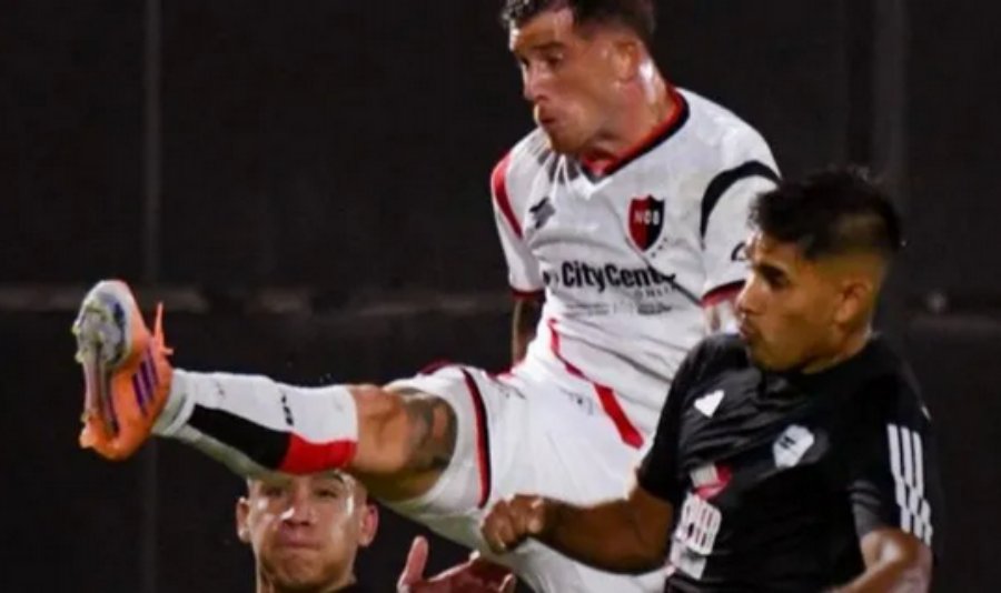 Por la quinta fecha del Torneo Apertura, Deportivo Riestra y Newell's Old Boys igualaron 1 a 1 en el cierre de la jornada