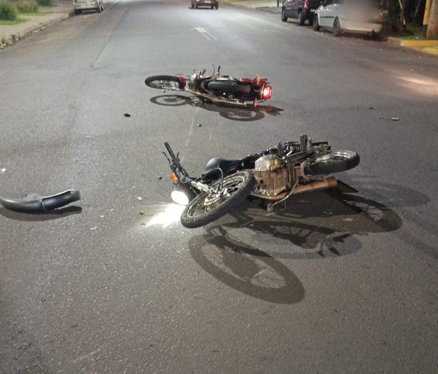 Posadas: Choque entre motocicletas dejó una mujer hospitalizada y uno de los conductores dio positivo de alcoholemia