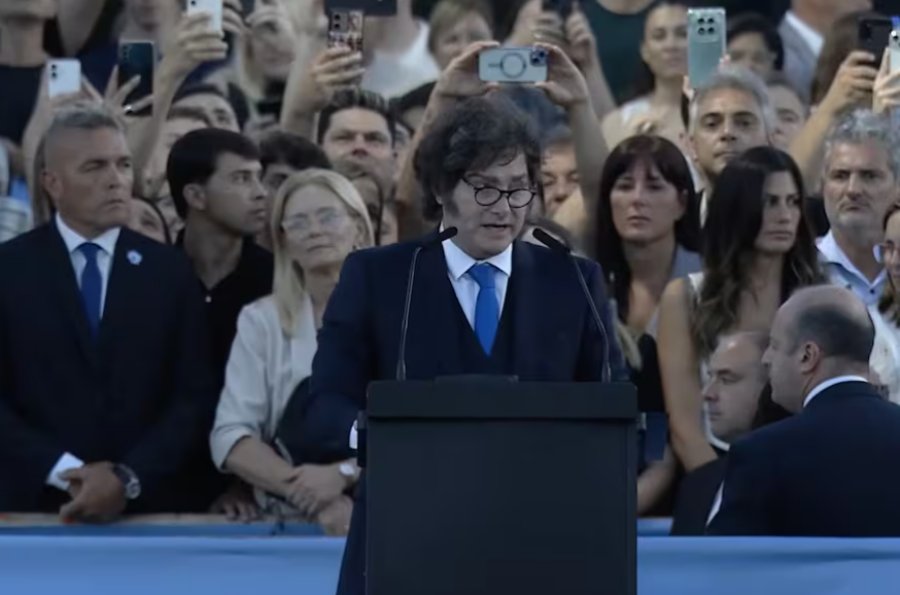 El Presidente Javier Milei exaltó la devolución del sable de San Martín y fuerte reivindicación del Regimiento de Granaderos a Caballo