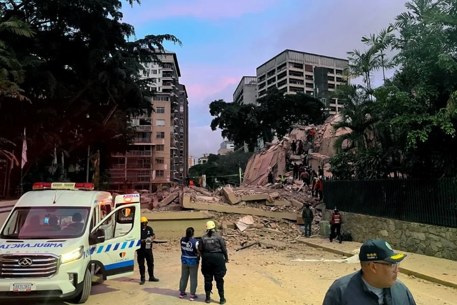 Sismo de magnitud 7,1 sacude Caracas y el centro de Venezuela, advirtieron sobre la posible formación de olas de tsunami peligrosas en zonas costeras ubicadas a menos de 300 kilómetros del epicentro
