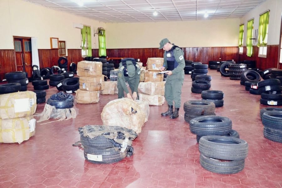 Gendarmería Nacional aperturó encomiendas que contenían 273 neumáticos: Se trataron de 205 bultos interdictados sobre el trazado de la Ruta Nacional Nº 14