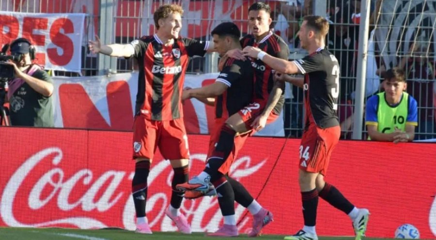 River Plate, semifinalista de la Copa Argentina, eliminó a Racing Club con el gol de  Maximiliano  Salas
