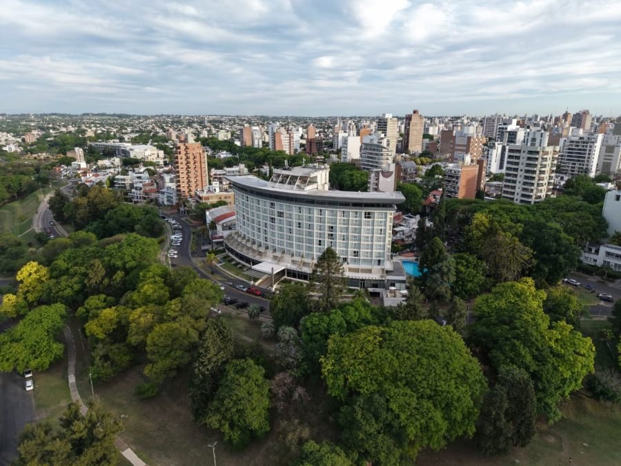 Grupo Hotelero Albamonte despidió el año en la ciudad de Paraná, en un encuentro tradicional y un momento de celebración que anualmente reúne a la cadena en distintos puntos del país