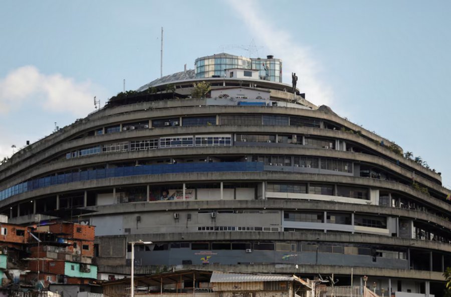 Cómo es el Helicoide, la cárcel más atroz del régimen venezolano que será reconvertida en un centro social, cultural y comercial