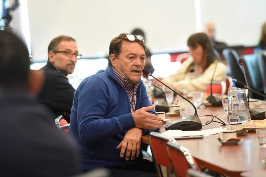 Cacho Bárbaro reclama una rebaja de la luz como compensación por la falta de gasoducto