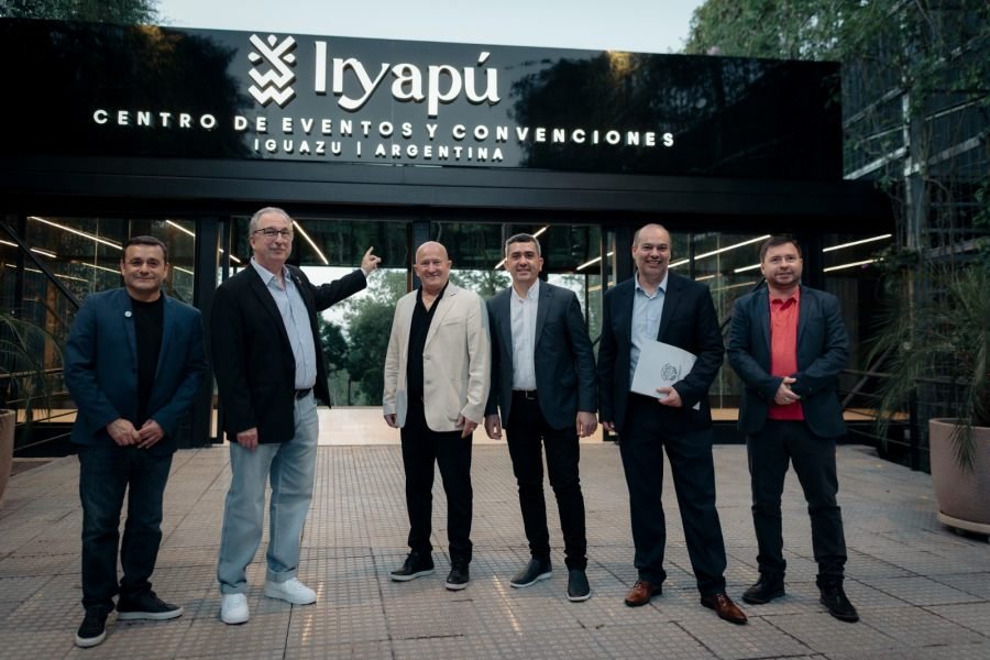 Puerto Iguazú: Hugo Passalacqua y Oscar Herrera Ahuad acompañaron la apertura del Centro de Convenciones y Eventos Iryapú