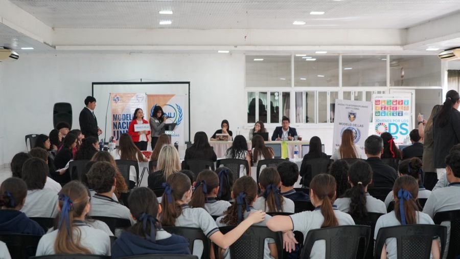 Apóstoles: Alumnos del Instituto Superior La Inmaculada debatieron sobre agricultura y cambio climático, en una jornada de aprendizaje y compromiso ambiental