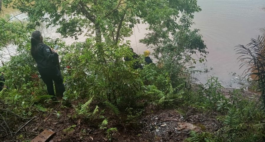 Despiste y caída del vehículo a un arroyo dejó dos personas hospitalizadas en el Municipio de Wanda