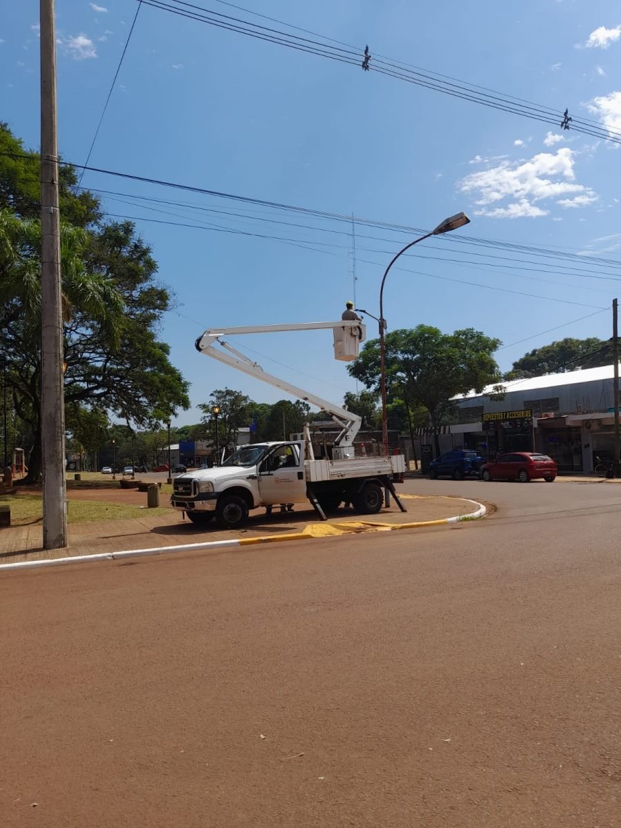 Energía de Misiones, realiza mejoras del alumbrado público en el Municipio de Candelaria