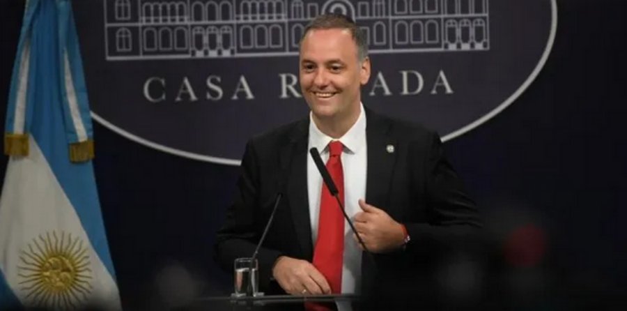 Ejercerá funciones ad honorem: Manuel Adorni fue designado dentro del Directorio de YPF, será el representante del Gobierno Nacional