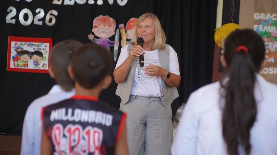 Apóstoles: La Intendente María Eugenia Safrán, participó del acto de apertura del ciclo lectivo 2026 en la Escuela Provincial N° 86