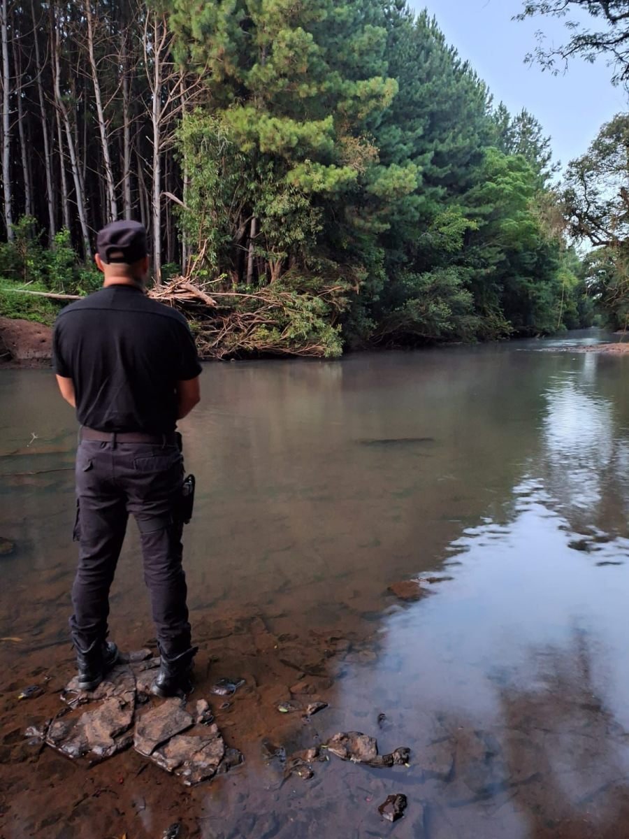 Investigan la muerte de un adolescente de 16 años en el Arroyo Yabebirí de la zona rural en la localidad de Mártires