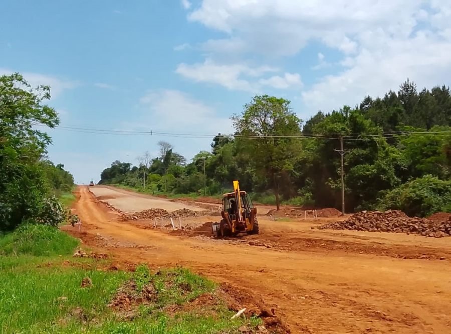 San Ignacio: La Dirección Provincial de Vialidad comenzó trabajos sobre el camino de acceso al Parque Teyú Cuaré