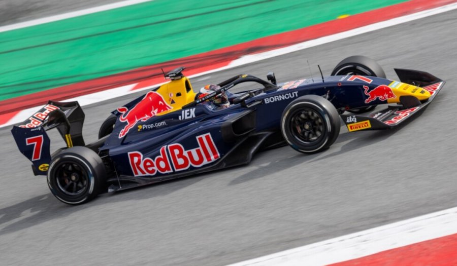 Fórmula 3: El piloto italo-argentino de la Academia de Red Bull Mattia Colnaghi giró en Barcelona