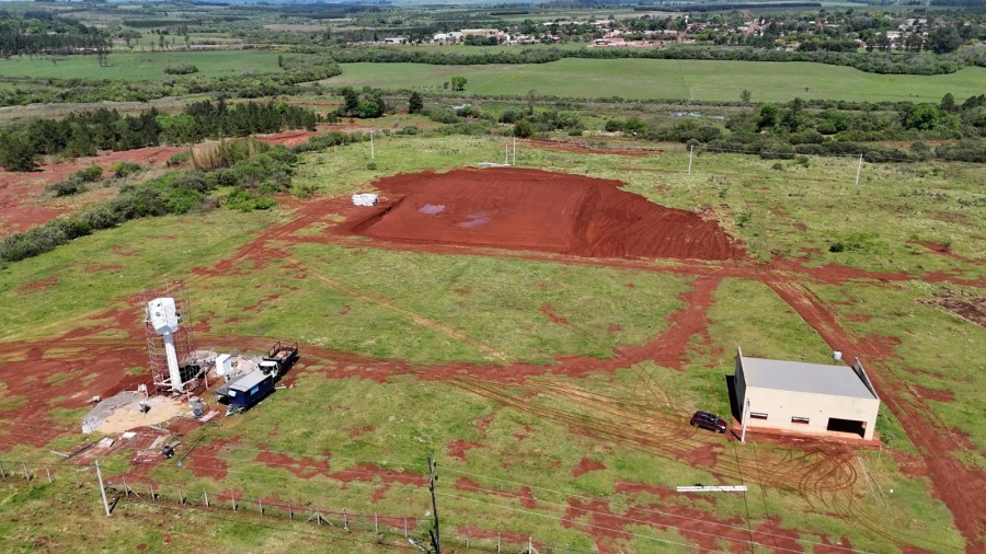 Avanza la Industrialización en Apóstoles: Se instala tanque de agua en Parque Industrial